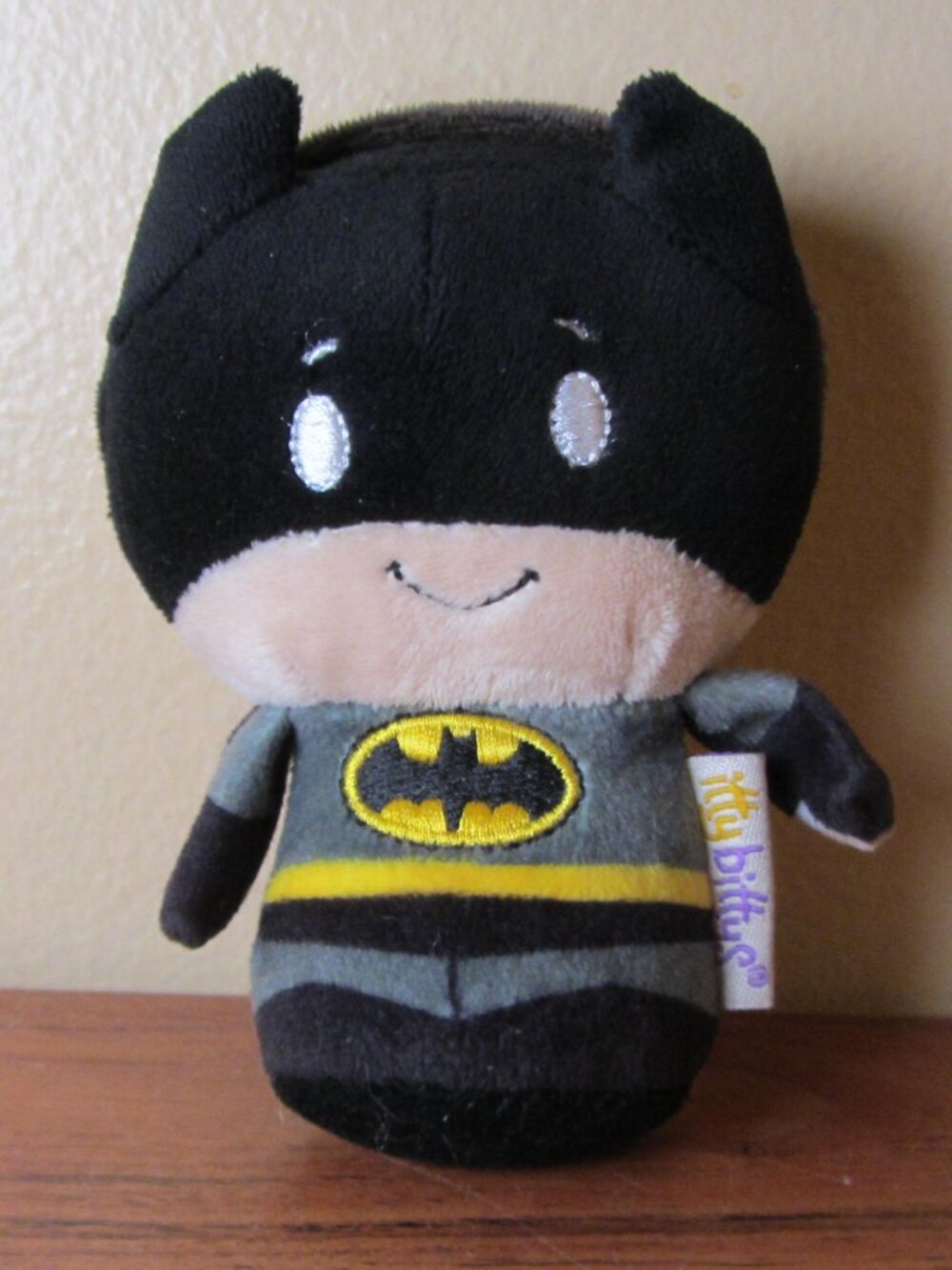 plush hallmark itty bittys bruce wayne/batman reversible (W6656)